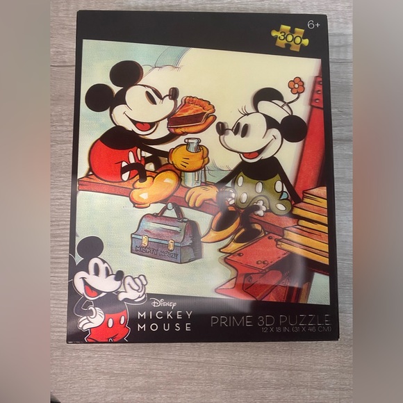 Disney Mickey Mouse 3D Puzzle - 300 Pieces 12x18 - Picture 1 of 5